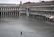 Photo of ¡¿Venecia Sucumbe ante la Marea!?: Inundación Total