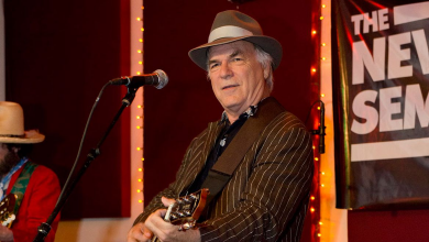 Photo of David Olney, cantante de country muere en medio de concierto