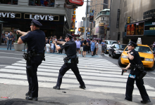 Photo of Un policía intentó detener un vehículo, terminó disparándole a los pasajeros