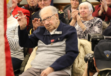 Photo of Veterano de la segunda guerra mundial recibe reconocimiento 75 años después