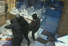 Photo of Madre e hijo robaron más de 50 millones en joyería