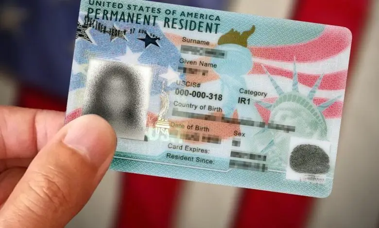 Residencia en riesgo: lo que todo inmigrante con green card debe saber